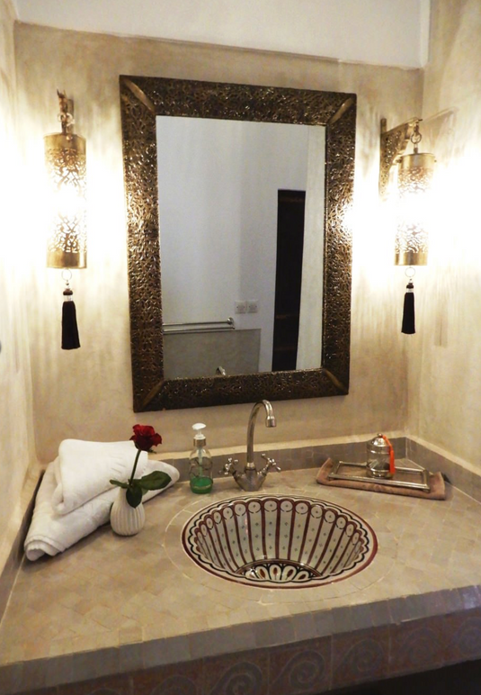 Moroccan Clay Sinks in Riads – Harmony with Nature